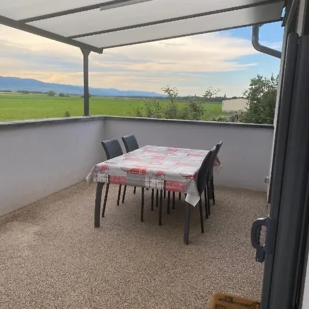 Bretzel Et Cigogne Nyaraló